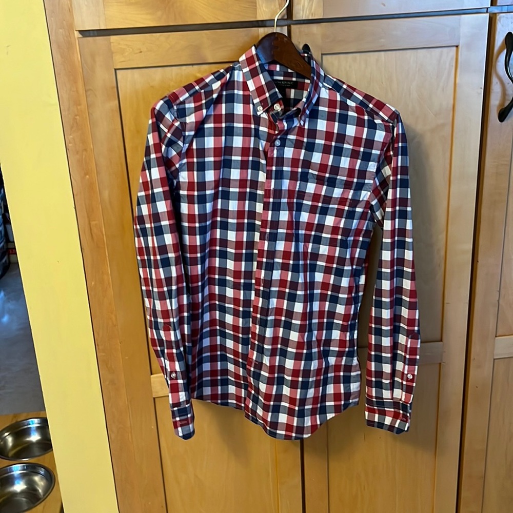 Banana Republic Men’s size SMALL, button down